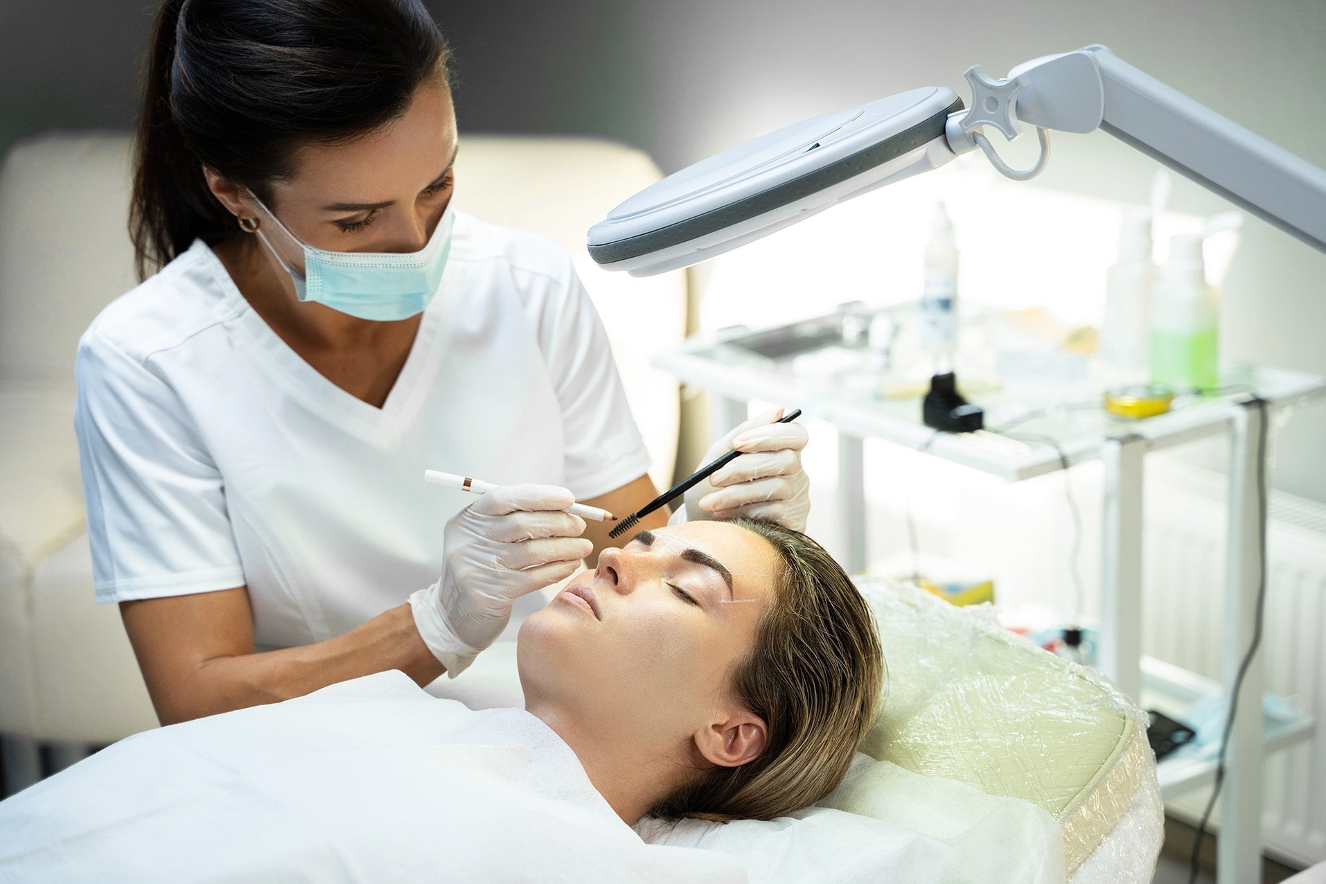 Cómo Iniciar tu Carrera en Maquillaje Permanente en México